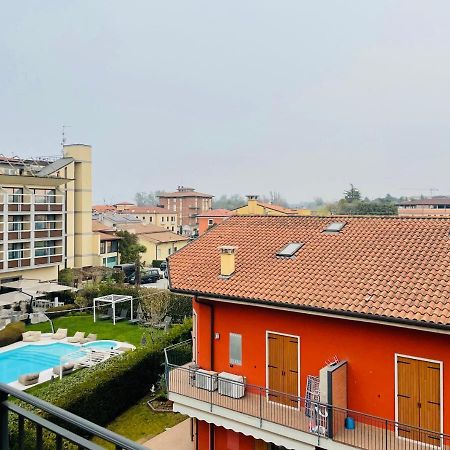 Appartamento Giallo Peschiera del Garda Bagian luar foto