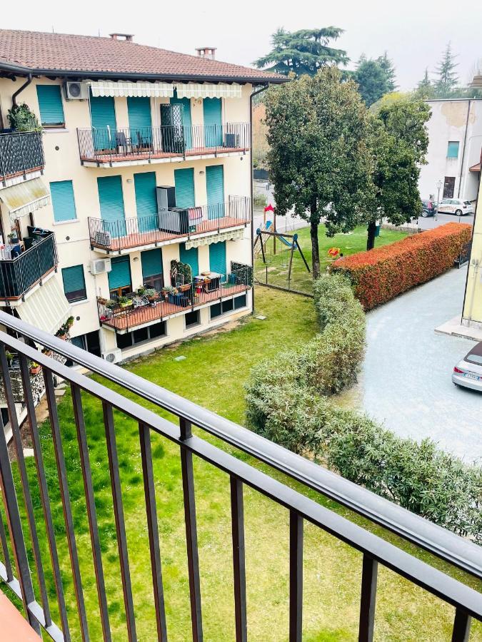 Appartamento Giallo Peschiera del Garda Bagian luar foto